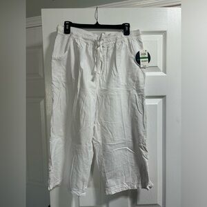 Karen Scott white capris with cute side ties on cuffs. New with tags. Size L $12
